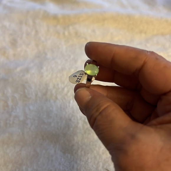 Sterling Silver Green Chalcedony Ring – Size 6 - Picture 3 of 4